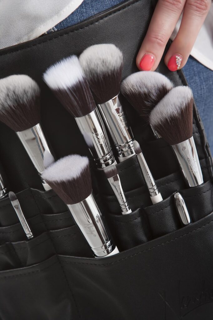 makeup brushes, brushes, brush set, makeup, make-up, cosmetic, artist, gray makeup