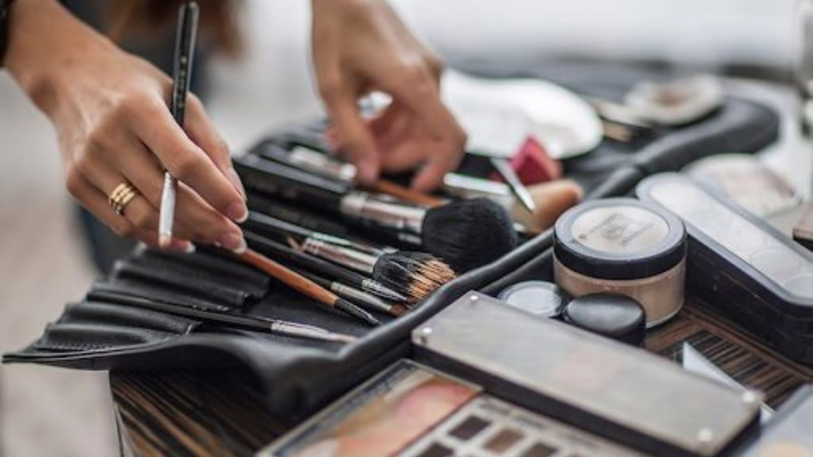 Makeup Trends for 2025: What Every Pro MUA Must Know